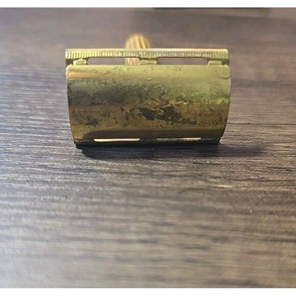 Vintage GILLETTE Gold-Tone Safety Razor w/Original Box And 2 Blades - Picture 4 of 6